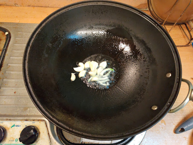 蒜頭蘿蔔烏骨雞湯 - 料理