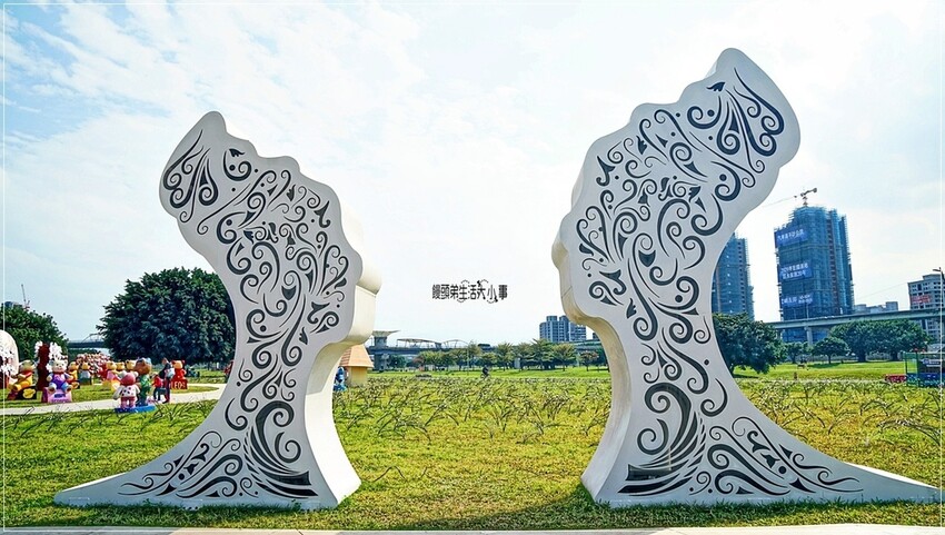 新北市三重區2024新北燈會熱鬧登場!大都會公園打造絢爛點燈,12米青龍驚艷上空,點亮你的夜晚