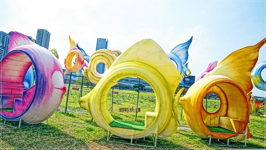 新北市三重區2024新北燈會熱鬧登場!大都會公園打造絢爛點燈,12米青龍驚艷上空,點亮你的夜晚