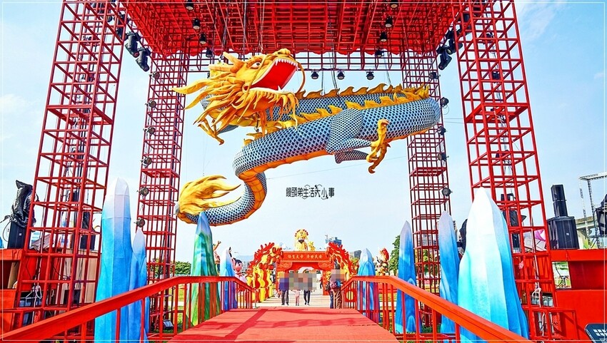 新北市三重區2024新北燈會熱鬧登場!大都會公園打造絢爛點燈,12米青龍驚艷上空,點亮你的夜晚