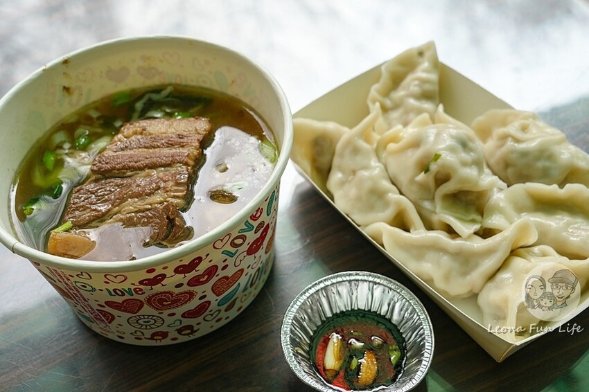 台中市后里區2024 泰安櫻花季|全台最美的派出所櫻花綻放大開中,還有能順道採草莓吃周邊美食!|賞花吃什麼|停車交通資訊|