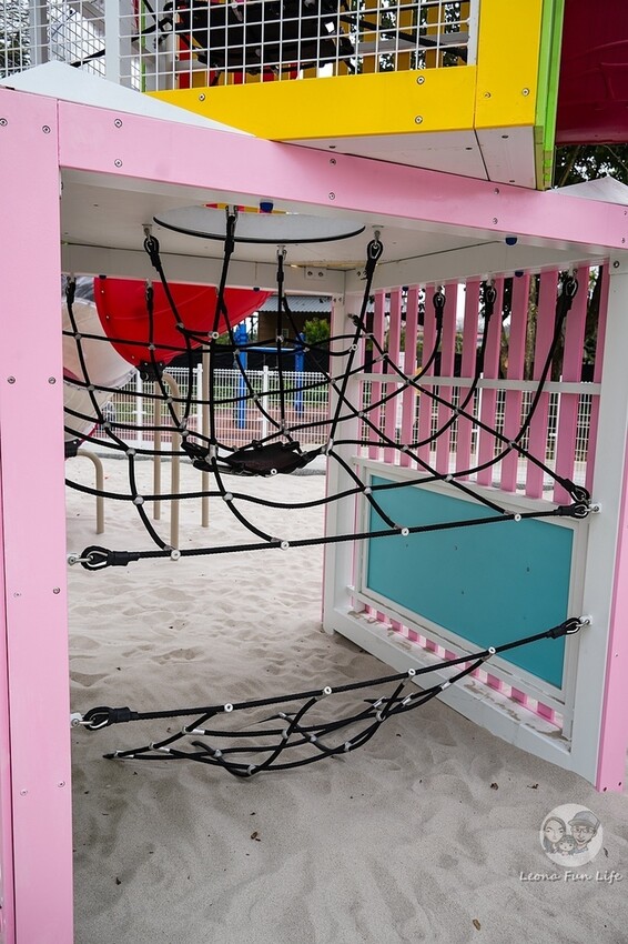 台中市新社區台中新社|山城首座6.3米高櫻花主題溜滑梯開放使用,櫻花特色共融遊戲場,櫻花季賞花最佳去處|新社復盛公園