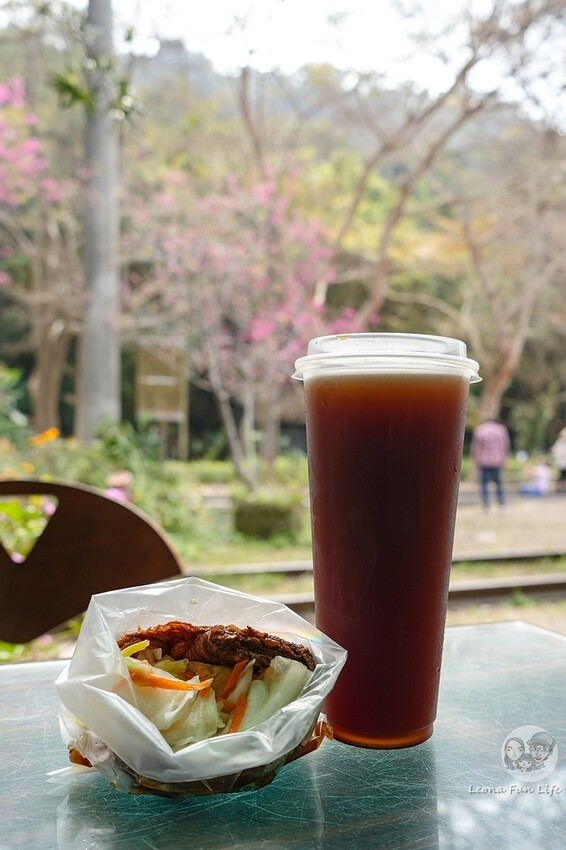 台中市后里區2024 泰安櫻花季|全台最美的派出所櫻花綻放大開中,還有能順道採草莓吃周邊美食!|賞花吃什麼|停車交通資訊|