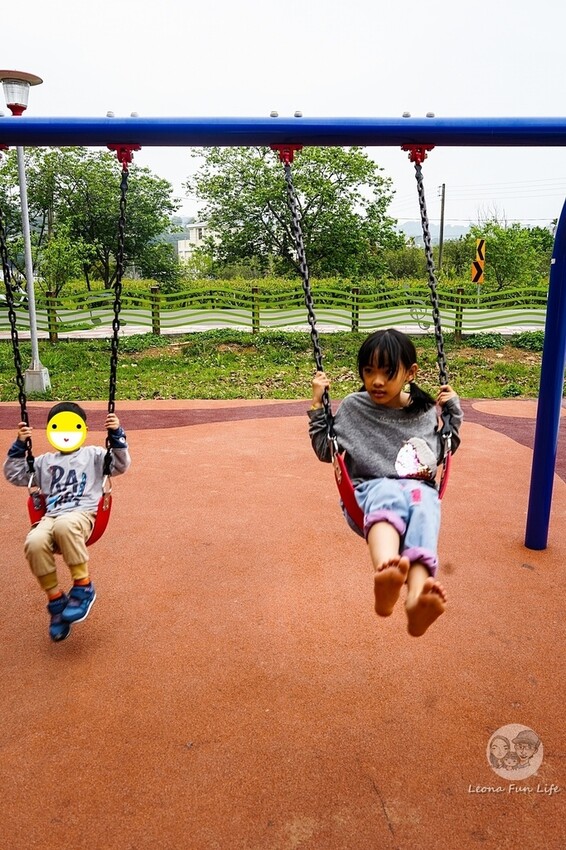 台中市新社區台中新社|山城首座6.3米高櫻花主題溜滑梯開放使用,櫻花特色共融遊戲場,櫻花季賞花最佳去處|新社復盛公園