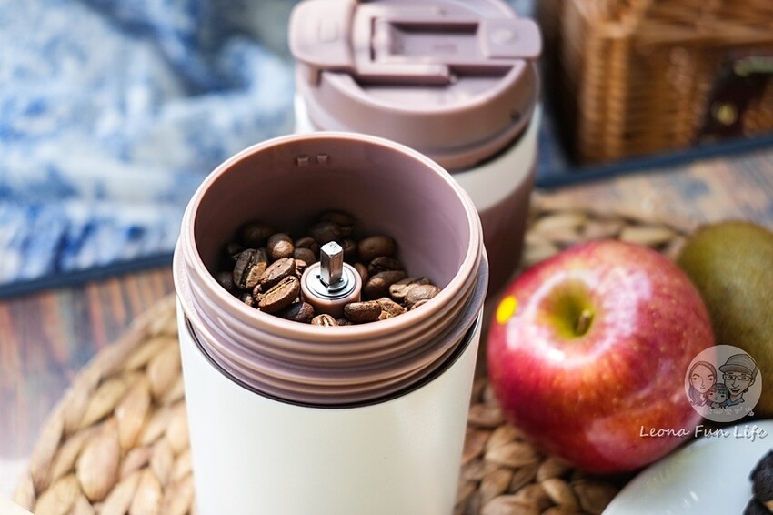 生活好物推薦|THOMSON 研磨手沖咖啡隨行杯-隨時都能喝上一杯現磨咖啡，上班族、學生、旅行者的最佳選擇