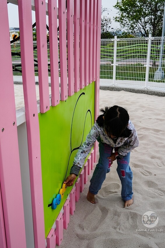 台中市新社區台中新社|山城首座6.3米高櫻花主題溜滑梯開放使用,櫻花特色共融遊戲場,櫻花季賞花最佳去處|新社復盛公園