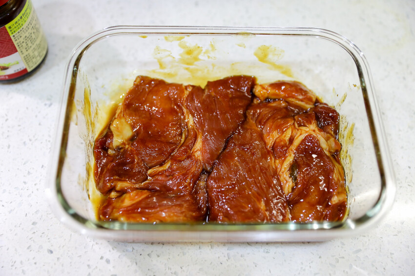 家樂福嚴選食材 蜜汁燒烤豬梅花懶人料理食譜 - 奇奇一起玩樂趣