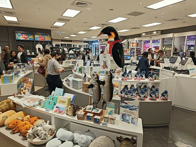 桃園市中壢區Xpark水族館 | 桃園親子景點推薦．探索奇幻的海底世界．療癒感十足的視覺體驗