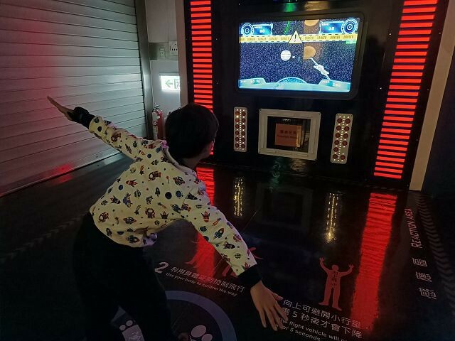 台北市士林區台北市立天文館(天文科學教育館) | 台北室內親子景點.展示內容豐富有趣.搭乘宇宙探險車來一趟太空之旅