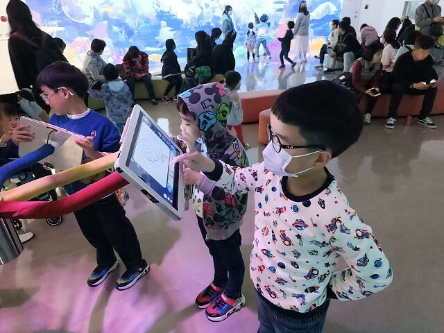桃園市中壢區Xpark水族館 | 桃園親子景點推薦．探索奇幻的海底世界．療癒感十足的視覺體驗