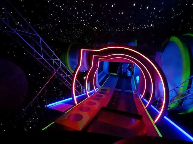 台北市士林區台北市立天文館(天文科學教育館) | 台北室內親子景點.展示內容豐富有趣.搭乘宇宙探險車來一趟太空之旅