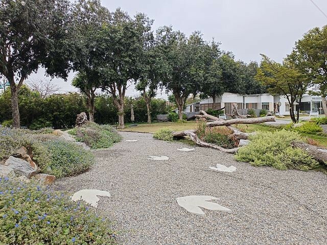 彰化縣田尾鄉好田森林 | 彰化親子景點．融合恐龍主題和南洋風情的休閒園區．美美場景超好拍．滑草&空中卡丁車超好玩