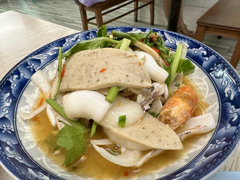 泰國曼谷美食｜Hai Somtam Convent/ไฮส้มตำคอนแวนต์，在市區品嚐平價美味的泰北料理。（Hai Som附近美食）