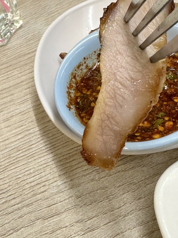 泰國曼谷美食｜Hai Somtam Convent/ไฮส้มตำคอนแวนต์，在市區品嚐平價美味的泰北料理。（Hai Som附近美食）