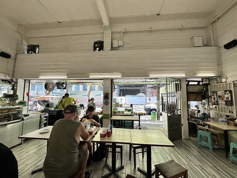 泰國曼谷美食｜Hai Somtam Convent/ไฮส้มตำคอนแวนต์，在市區品嚐平價美味的泰北料理。（Hai Som附近美食）