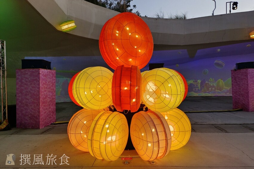 台中市西屯區【2024中台灣燈會】超可愛馬卡龍燈區把動物變成甜點啦！6大展區、29區台中特色花燈、主燈秀影片