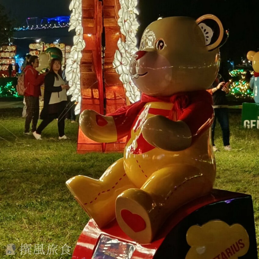 新北市三重區【2024新北燈會】精緻傳統新春花燈讓人驚喜！可拍拍互動的充氣恐龍區小朋友必愛上！