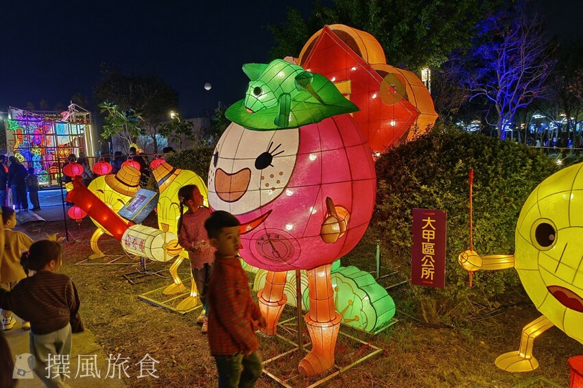 台中市西屯區【2024中台灣燈會】超可愛馬卡龍燈區把動物變成甜點啦！6大展區、29區台中特色花燈、主燈秀影片