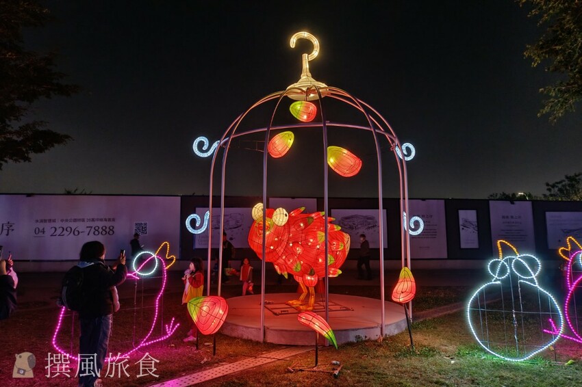 台中市西屯區【2024中台灣燈會】超可愛馬卡龍燈區把動物變成甜點啦！6大展區、29區台中特色花燈、主燈秀影片