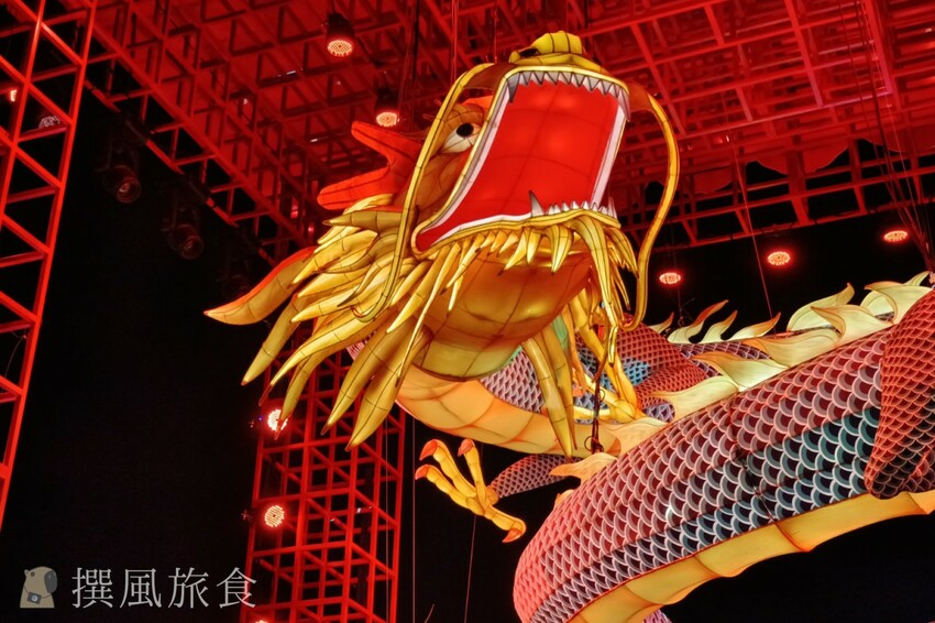 新北市三重區【2024新北燈會】精緻傳統新春花燈讓人驚喜！可拍拍互動的充氣恐龍區小朋友必愛上！