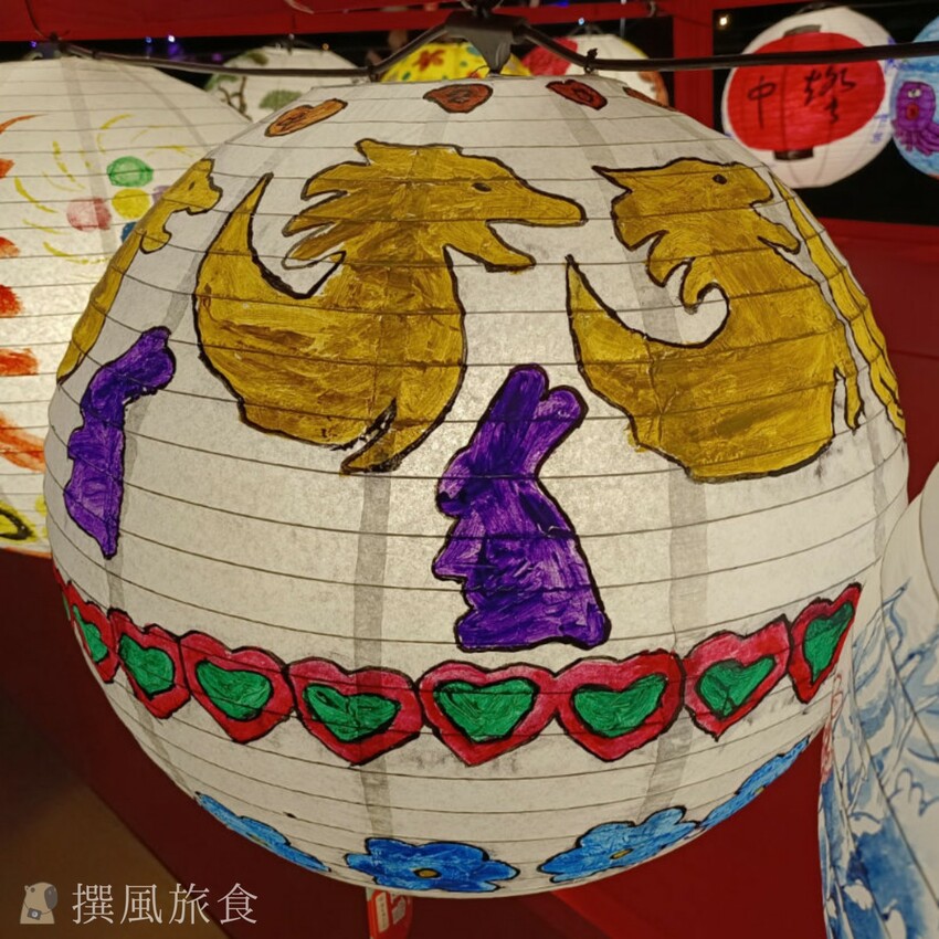 新北市三重區【2024新北燈會】精緻傳統新春花燈讓人驚喜！可拍拍互動的充氣恐龍區小朋友必愛上！