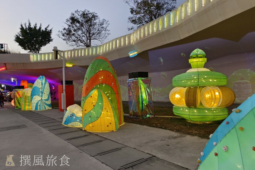 台中市西屯區【2024中台灣燈會】超可愛馬卡龍燈區把動物變成甜點啦！6大展區、29區台中特色花燈、主燈秀影片