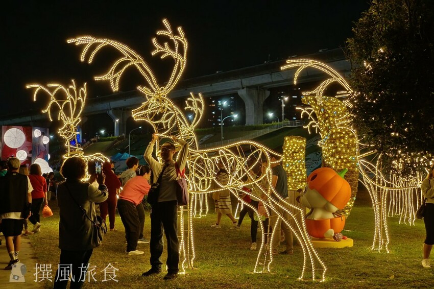 新北市三重區【2024新北燈會】精緻傳統新春花燈讓人驚喜！可拍拍互動的充氣恐龍區小朋友必愛上！