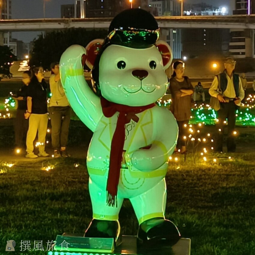 新北市三重區【2024新北燈會】精緻傳統新春花燈讓人驚喜！可拍拍互動的充氣恐龍區小朋友必愛上！