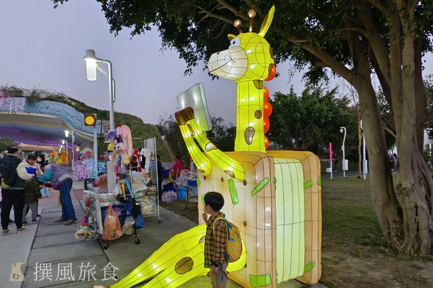 台中市西屯區【2024中台灣燈會】超可愛馬卡龍燈區把動物變成甜點啦！6大展區、29區台中特色花燈、主燈秀影片