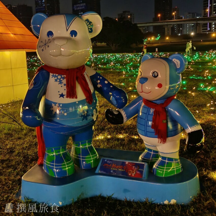 新北市三重區【2024新北燈會】精緻傳統新春花燈讓人驚喜！可拍拍互動的充氣恐龍區小朋友必愛上！