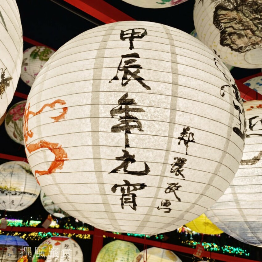 新北市三重區【2024新北燈會】精緻傳統新春花燈讓人驚喜！可拍拍互動的充氣恐龍區小朋友必愛上！