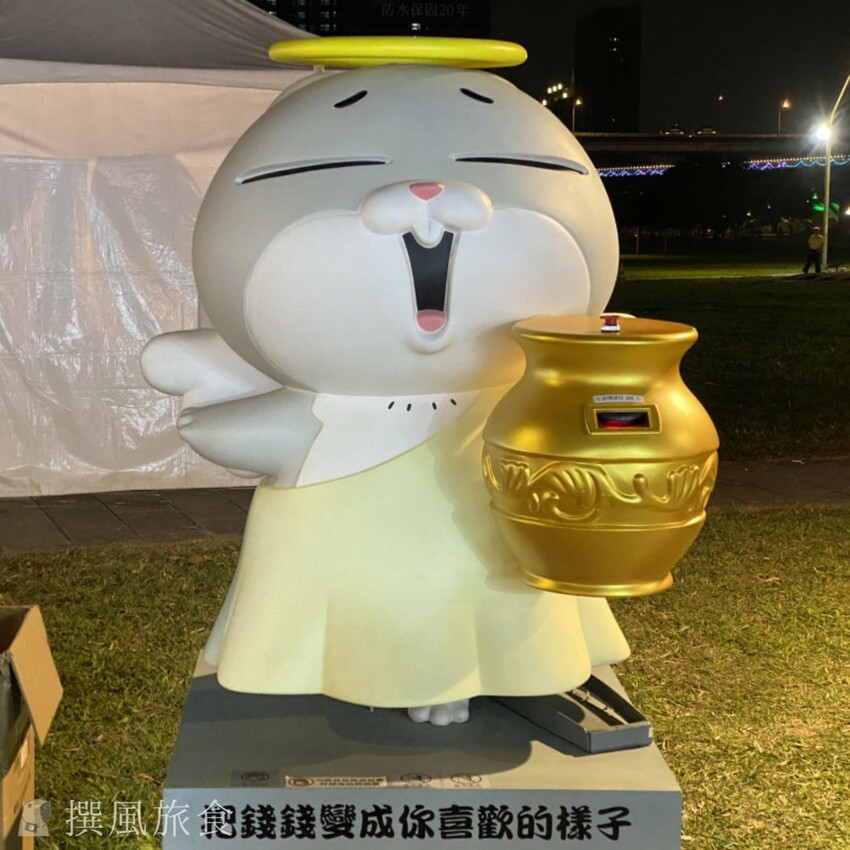 新北市三重區【2024新北燈會】精緻傳統新春花燈讓人驚喜！可拍拍互動的充氣恐龍區小朋友必愛上！