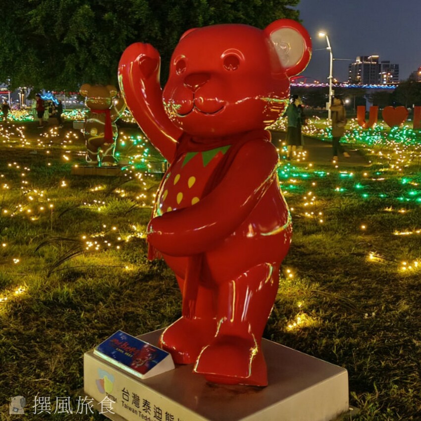 新北市三重區【2024新北燈會】精緻傳統新春花燈讓人驚喜！可拍拍互動的充氣恐龍區小朋友必愛上！