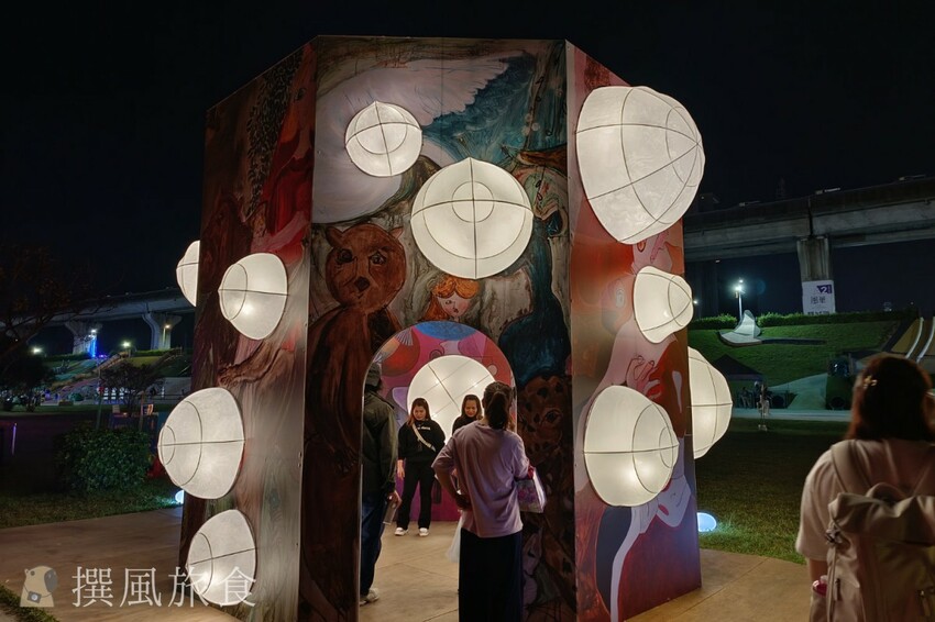 新北市三重區【2024新北燈會】精緻傳統新春花燈讓人驚喜！可拍拍互動的充氣恐龍區小朋友必愛上！