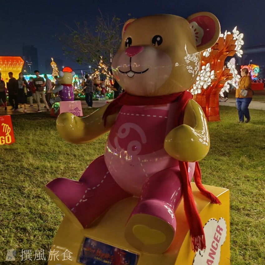 新北市三重區【2024新北燈會】精緻傳統新春花燈讓人驚喜！可拍拍互動的充氣恐龍區小朋友必愛上！