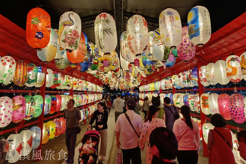 新北市三重區【2024新北燈會】精緻傳統新春花燈讓人驚喜！可拍拍互動的充氣恐龍區小朋友必愛上！