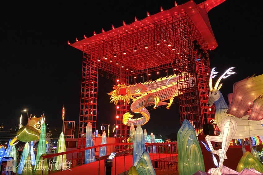 新北市三重區【2024新北燈會】精緻傳統新春花燈讓人驚喜！可拍拍互動的充氣恐龍區小朋友必愛上！