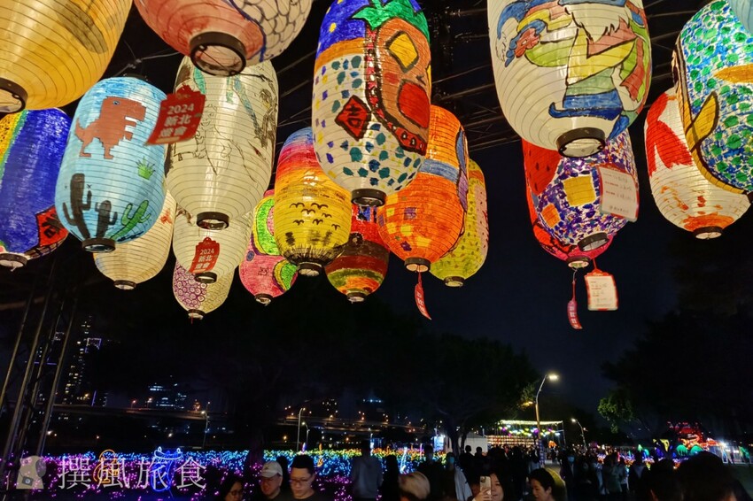 新北市三重區【2024新北燈會】精緻傳統新春花燈讓人驚喜！可拍拍互動的充氣恐龍區小朋友必愛上！