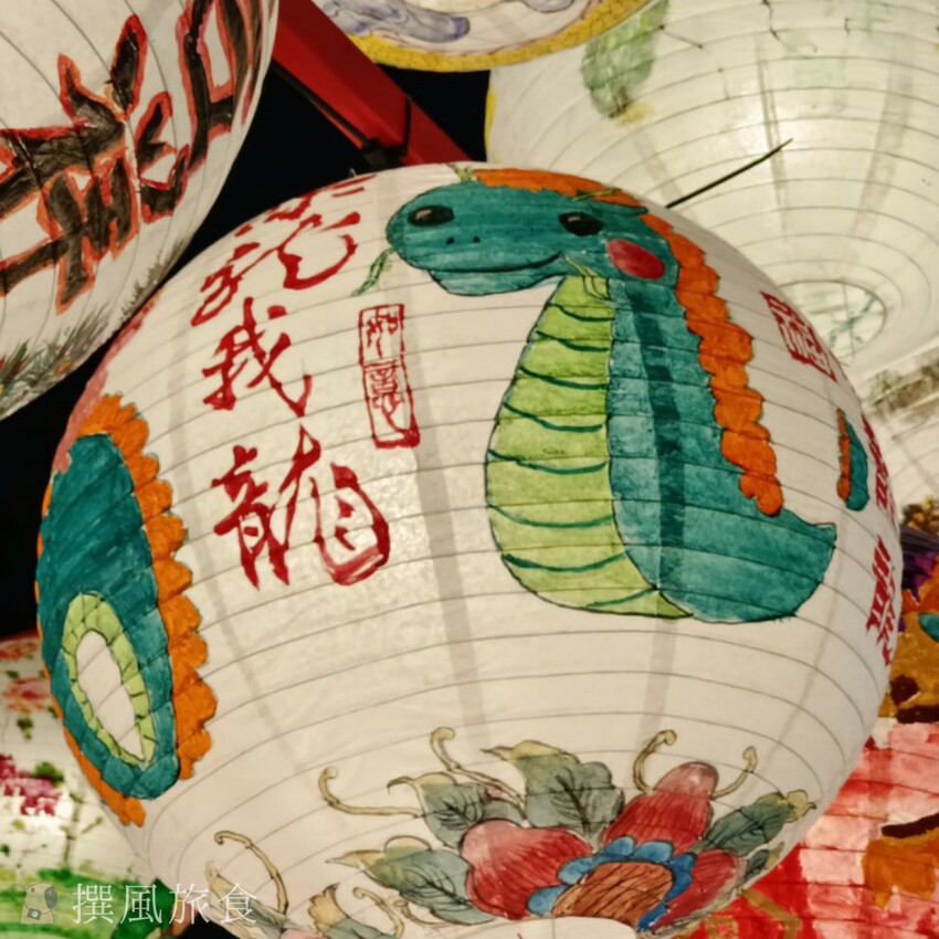 新北市三重區【2024新北燈會】精緻傳統新春花燈讓人驚喜！可拍拍互動的充氣恐龍區小朋友必愛上！