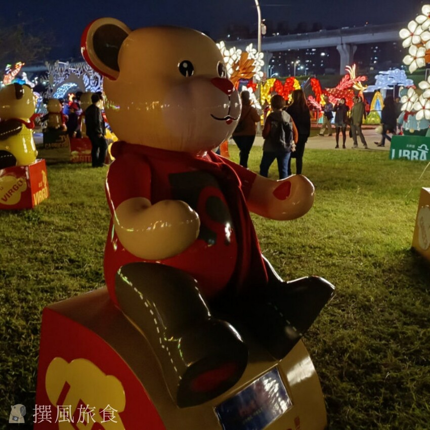 新北市三重區【2024新北燈會】精緻傳統新春花燈讓人驚喜！可拍拍互動的充氣恐龍區小朋友必愛上！