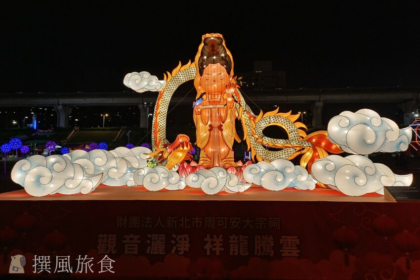 新北市三重區【2024新北燈會】精緻傳統新春花燈讓人驚喜！可拍拍互動的充氣恐龍區小朋友必愛上！