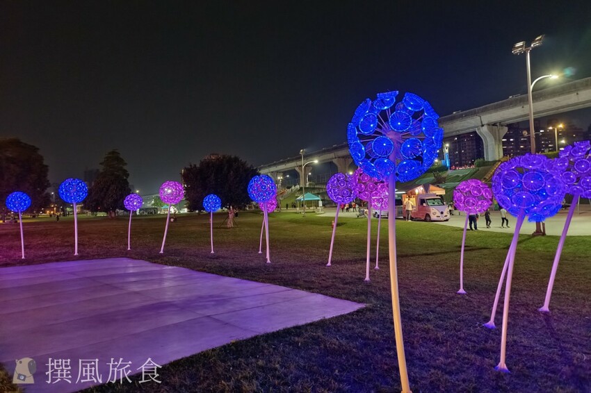新北市三重區【2024新北燈會】精緻傳統新春花燈讓人驚喜！可拍拍互動的充氣恐龍區小朋友必愛上！