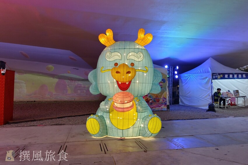 台中市西屯區【2024中台灣燈會】超可愛馬卡龍燈區把動物變成甜點啦！6大展區、29區台中特色花燈、主燈秀影片