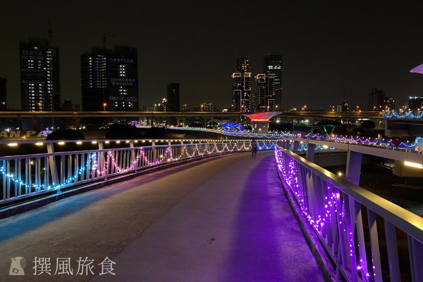 新北市三重區【2024新北燈會】精緻傳統新春花燈讓人驚喜！可拍拍互動的充氣恐龍區小朋友必愛上！