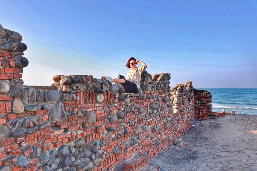 新北市石門區新北石門老梅綠石槽|石門季節限定景點抹茶地毯超療癒!湛藍海洋搭配限定場景只有這裡才有!