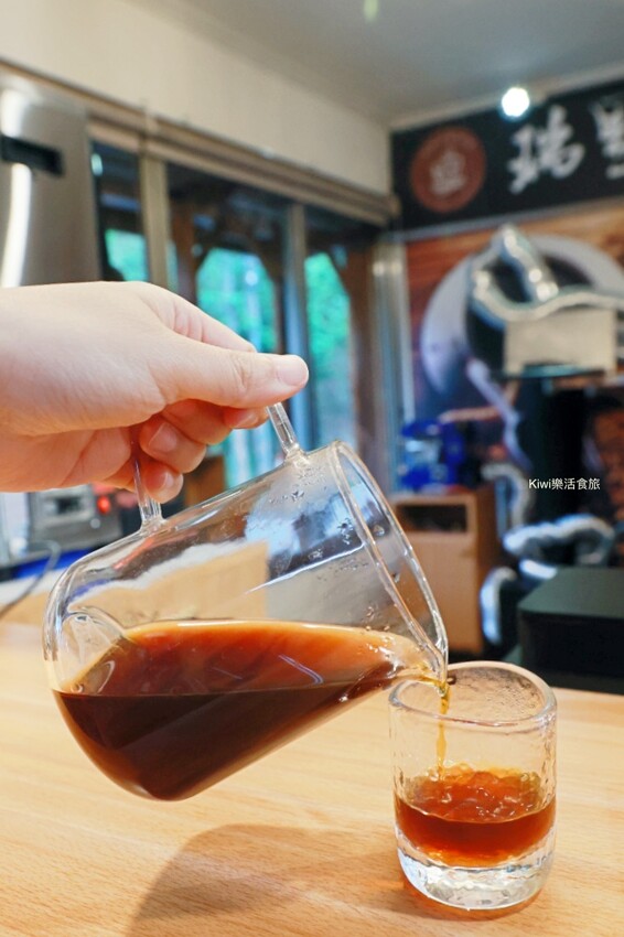 嘉義縣梅山鄉2024嘉義瑞里紫藤花季|漫遊瑞里紫藤花兩日遊行程,跟著嘉義166觀光軸線賞紫藤花廊秘境.咖啡烘焙體驗.竹林