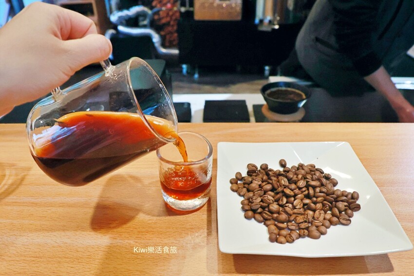 嘉義縣梅山鄉2024嘉義瑞里紫藤花季|漫遊瑞里紫藤花兩日遊行程,跟著嘉義166觀光軸線賞紫藤花廊秘境.咖啡烘焙體驗.竹林