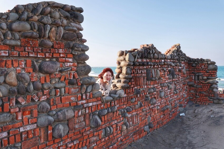 新北市石門區新北石門老梅綠石槽|石門季節限定景點抹茶地毯超療癒!湛藍海洋搭配限定場景只有這裡才有!