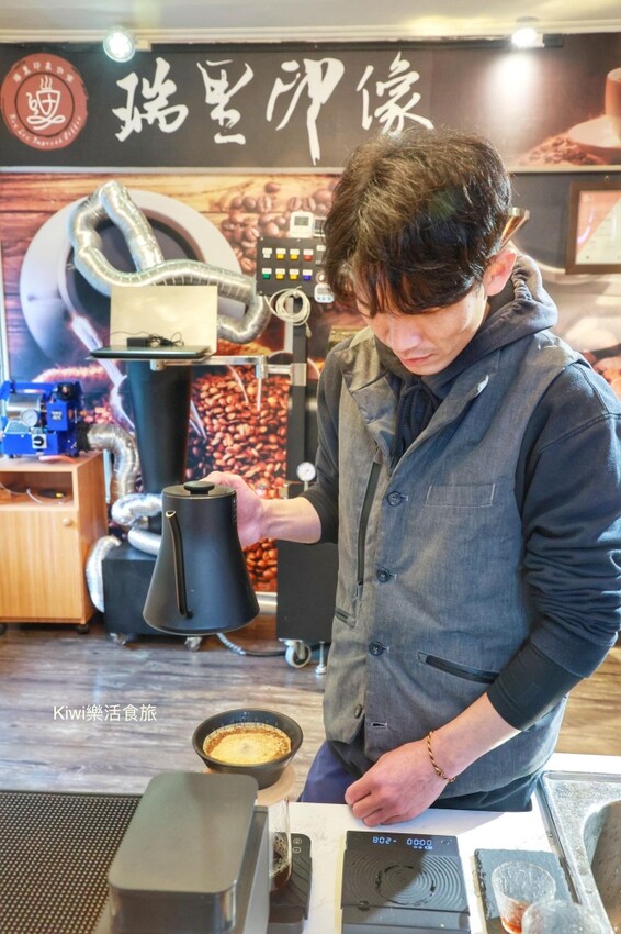 嘉義縣梅山鄉2024嘉義瑞里紫藤花季|漫遊瑞里紫藤花兩日遊行程,跟著嘉義166觀光軸線賞紫藤花廊秘境.咖啡烘焙體驗.竹林