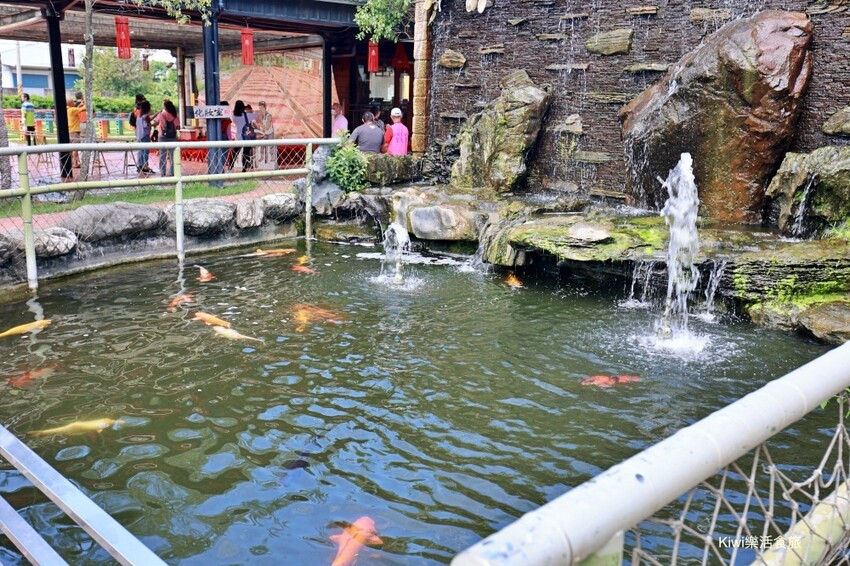 嘉義縣新港鄉嘉義新港香藝文化園區｜最香的網美景點在嘉義！新港香藝現場老師傅製香.香主題文化館.近距離觀賞可愛動物羊